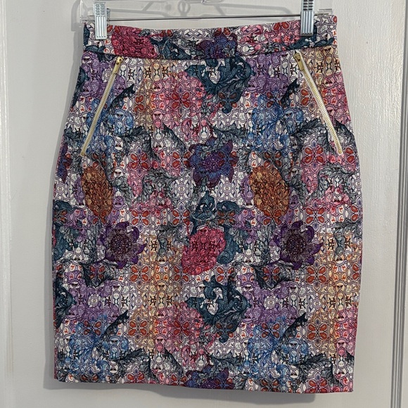 H&M Dresses & Skirts - H&M Elegant Floral Women's Pencil Skirt